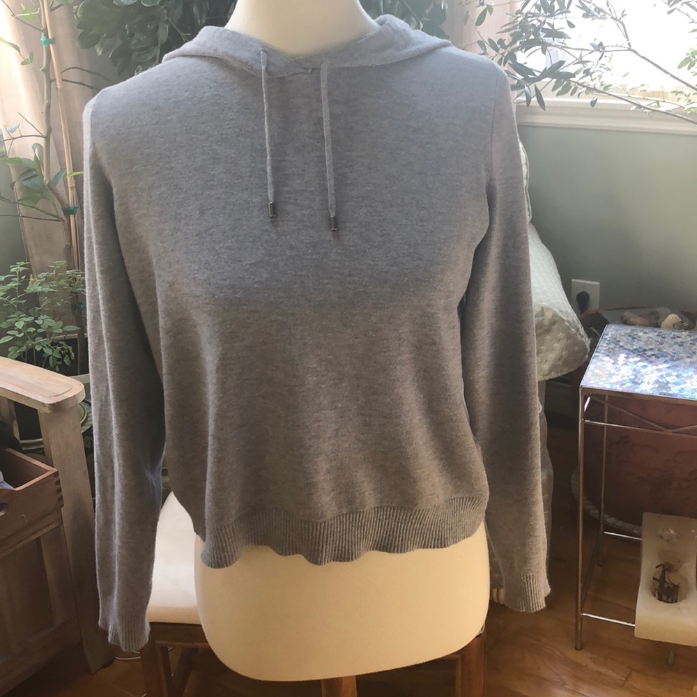 Cropped sweatshirt with back detail!